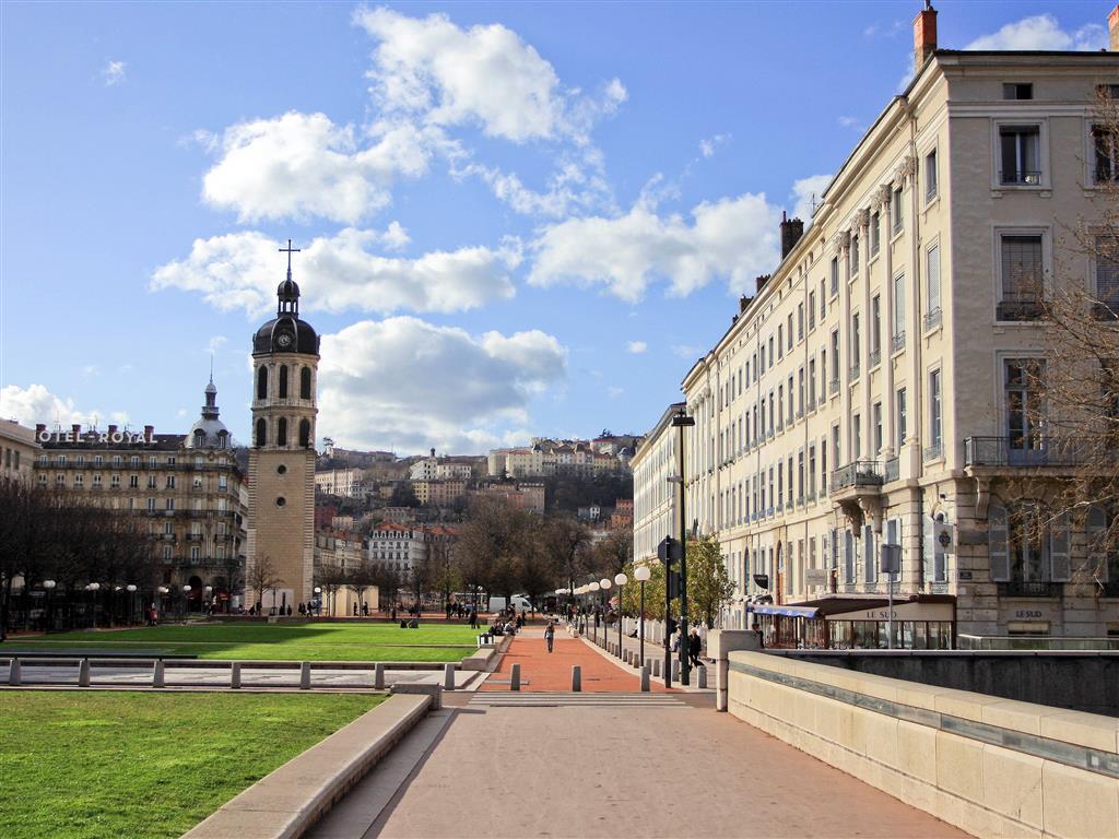 Ibis Lyon Est Chaponnay Hotel Екстериор снимка