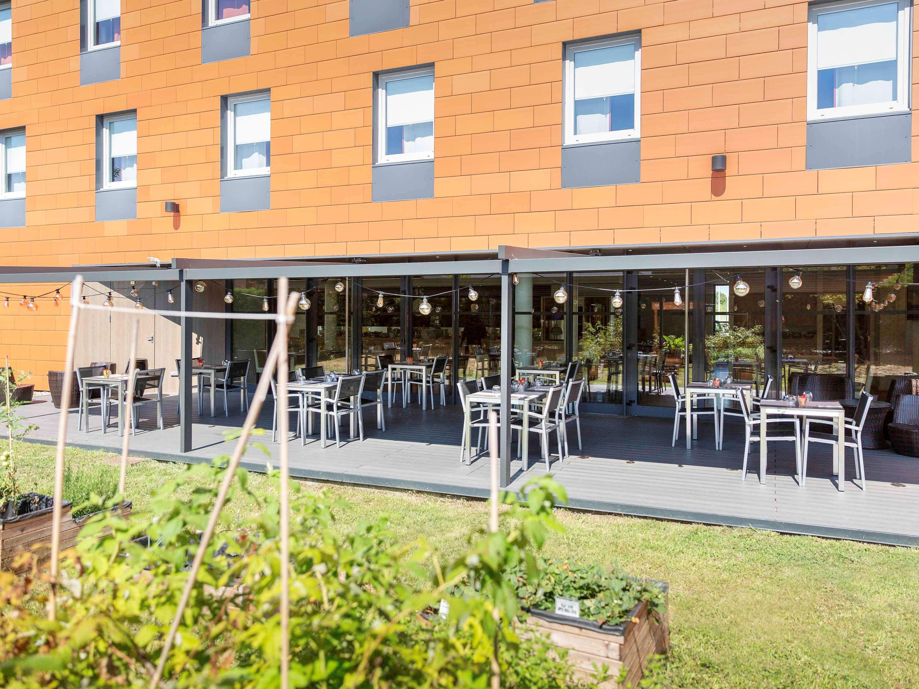 Ibis Lyon Est Chaponnay Hotel Екстериор снимка