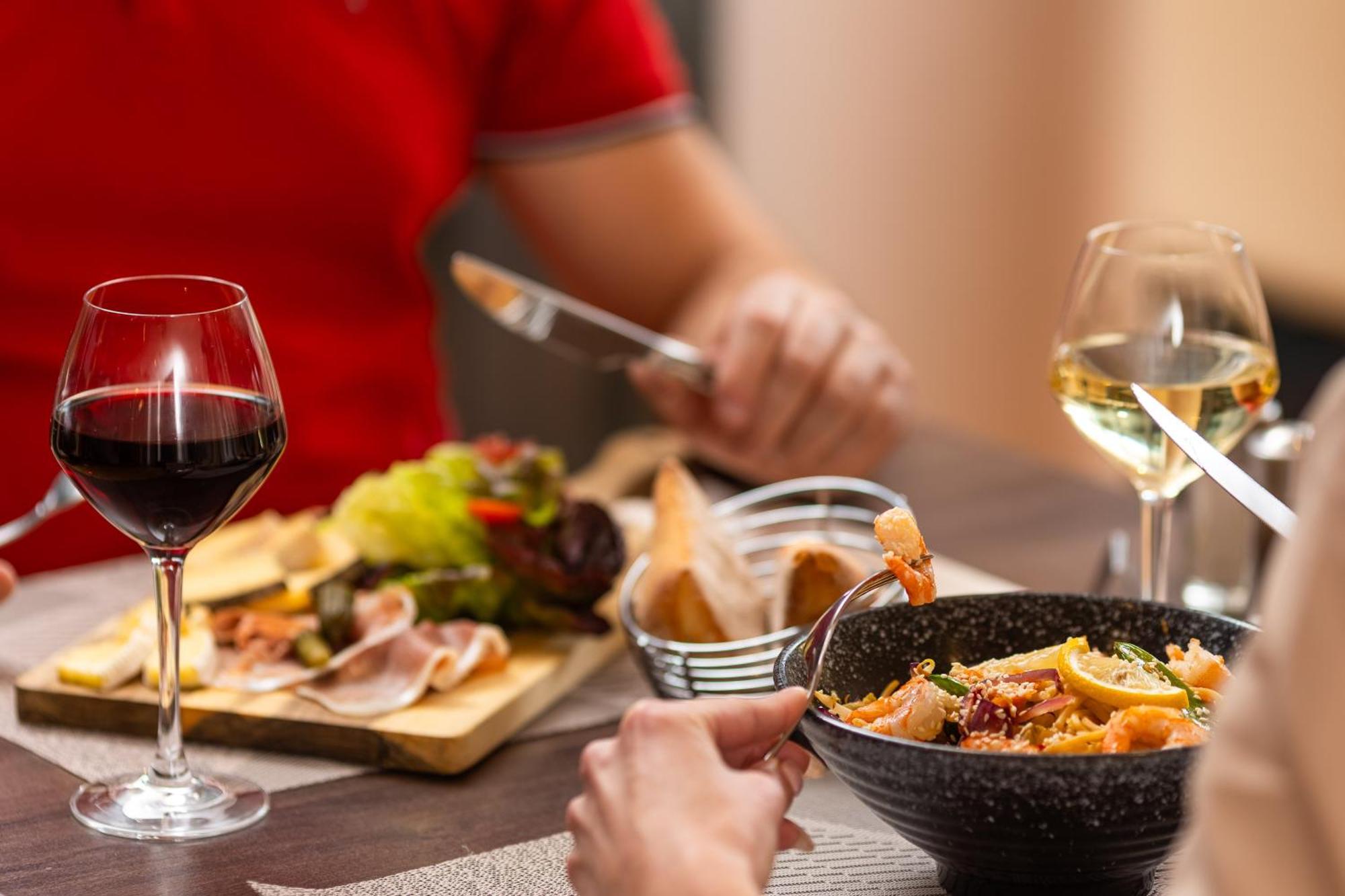 Ibis Lyon Est Chaponnay Hotel Екстериор снимка