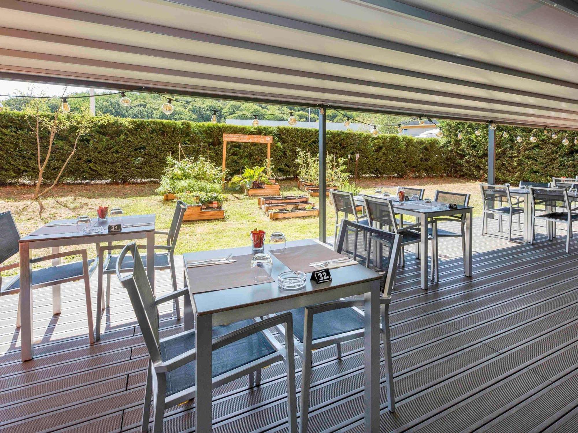 Ibis Lyon Est Chaponnay Hotel Екстериор снимка