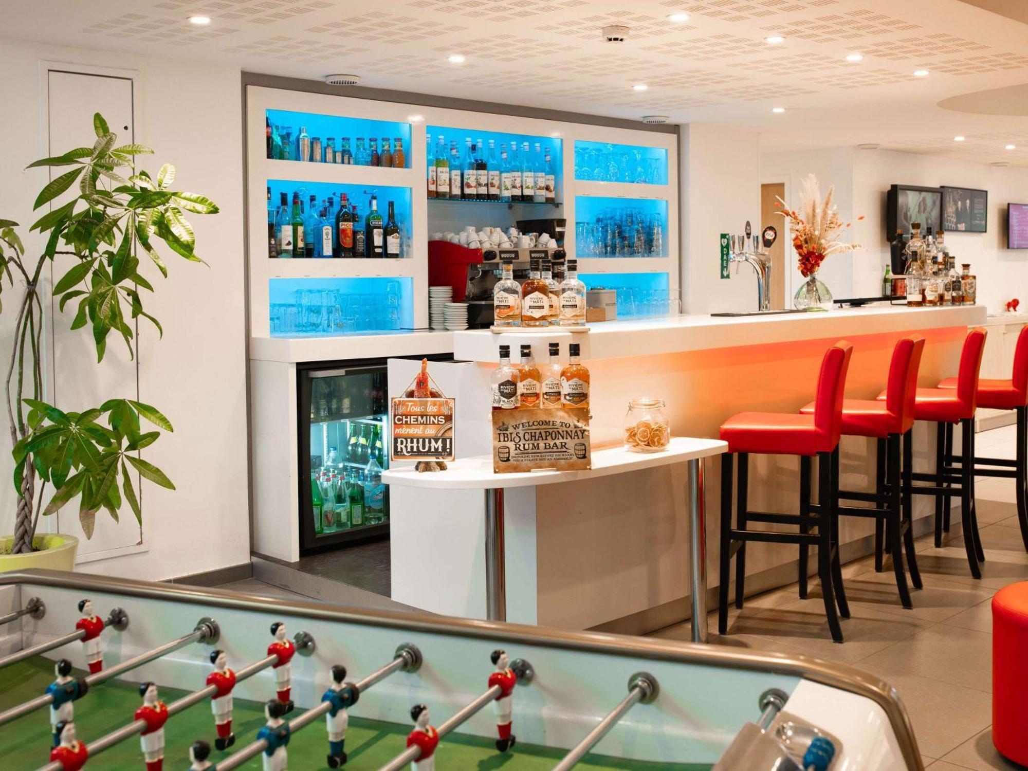 Ibis Lyon Est Chaponnay Hotel Екстериор снимка