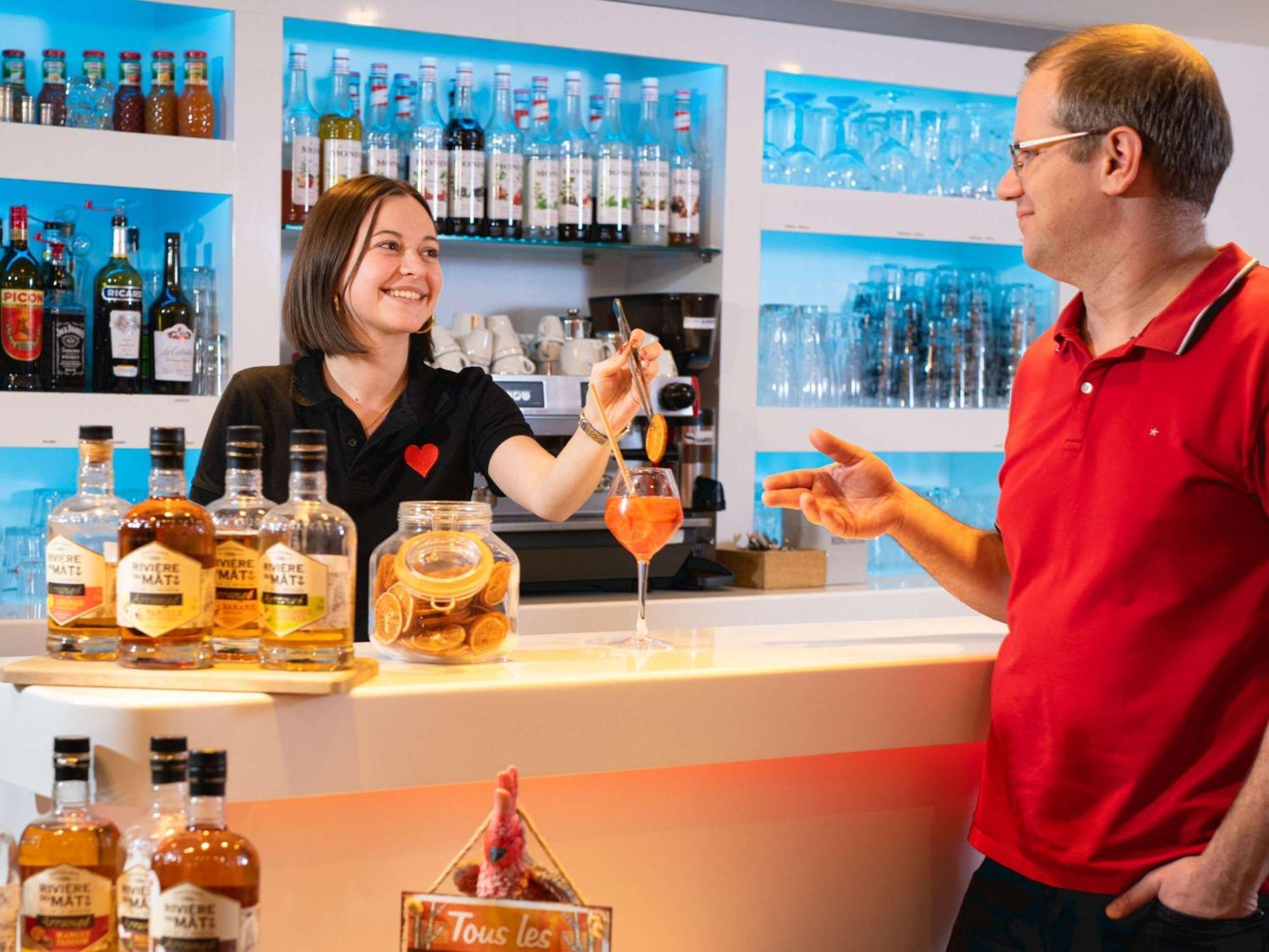Ibis Lyon Est Chaponnay Hotel Екстериор снимка