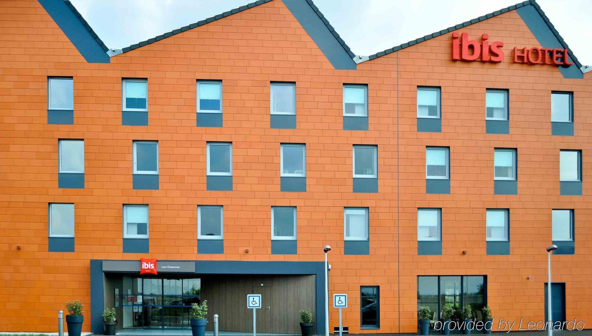 Ibis Lyon Est Chaponnay Hotel Екстериор снимка