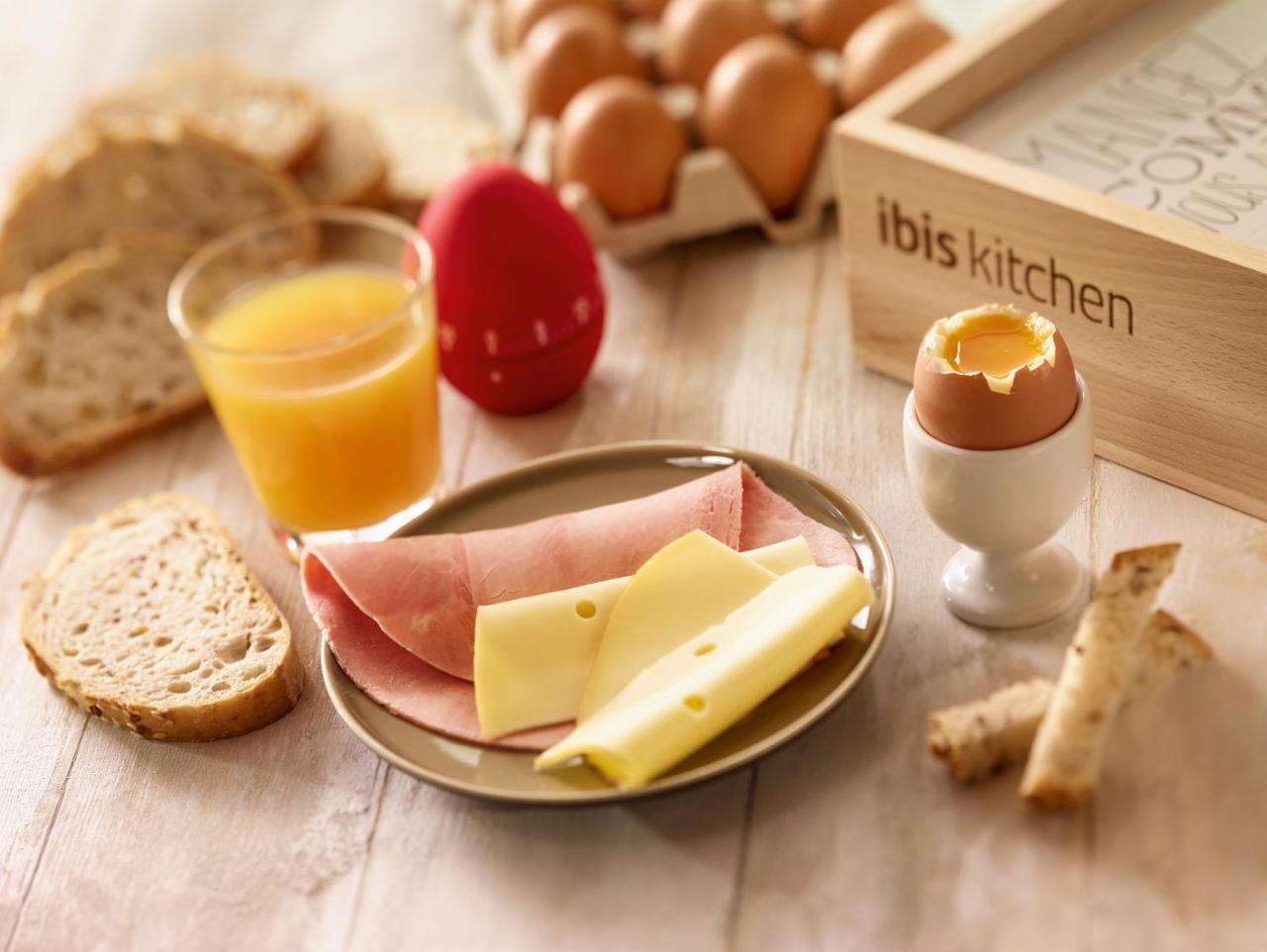 Ibis Lyon Est Chaponnay Hotel Екстериор снимка
