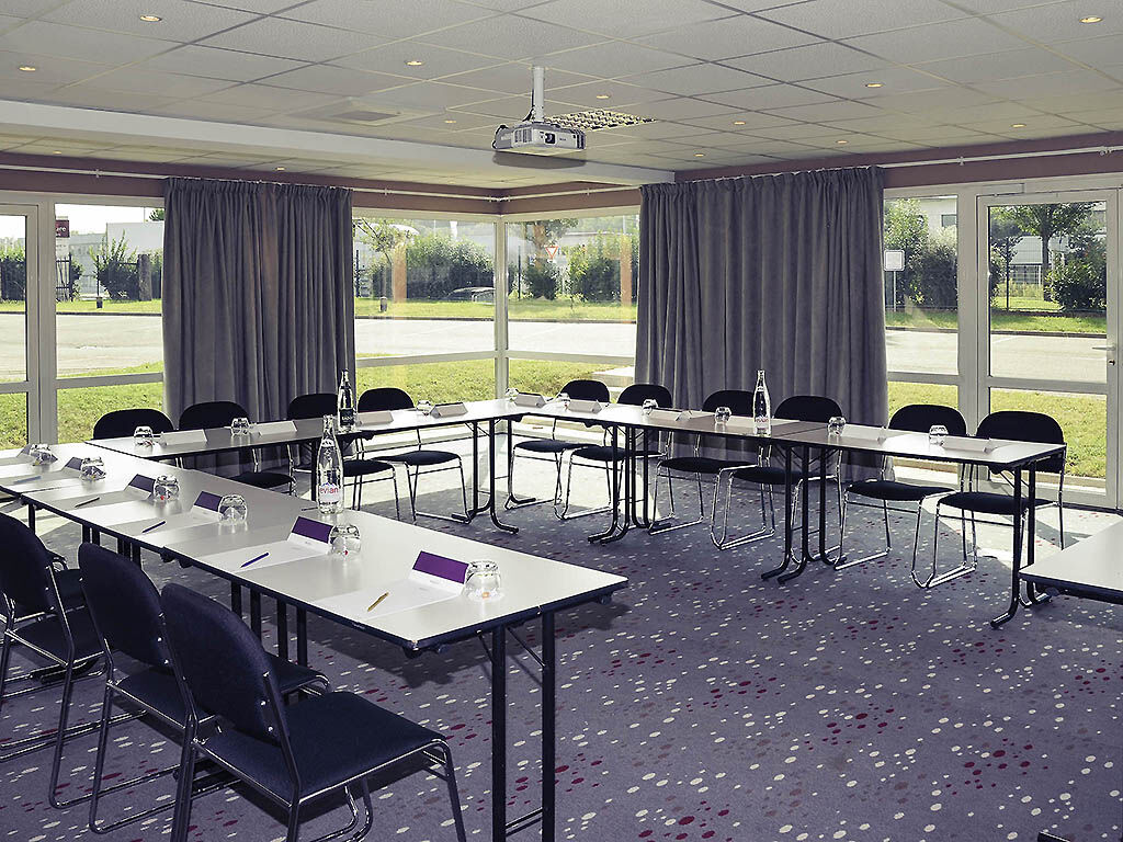 Ibis Lyon Est Chaponnay Hotel Екстериор снимка